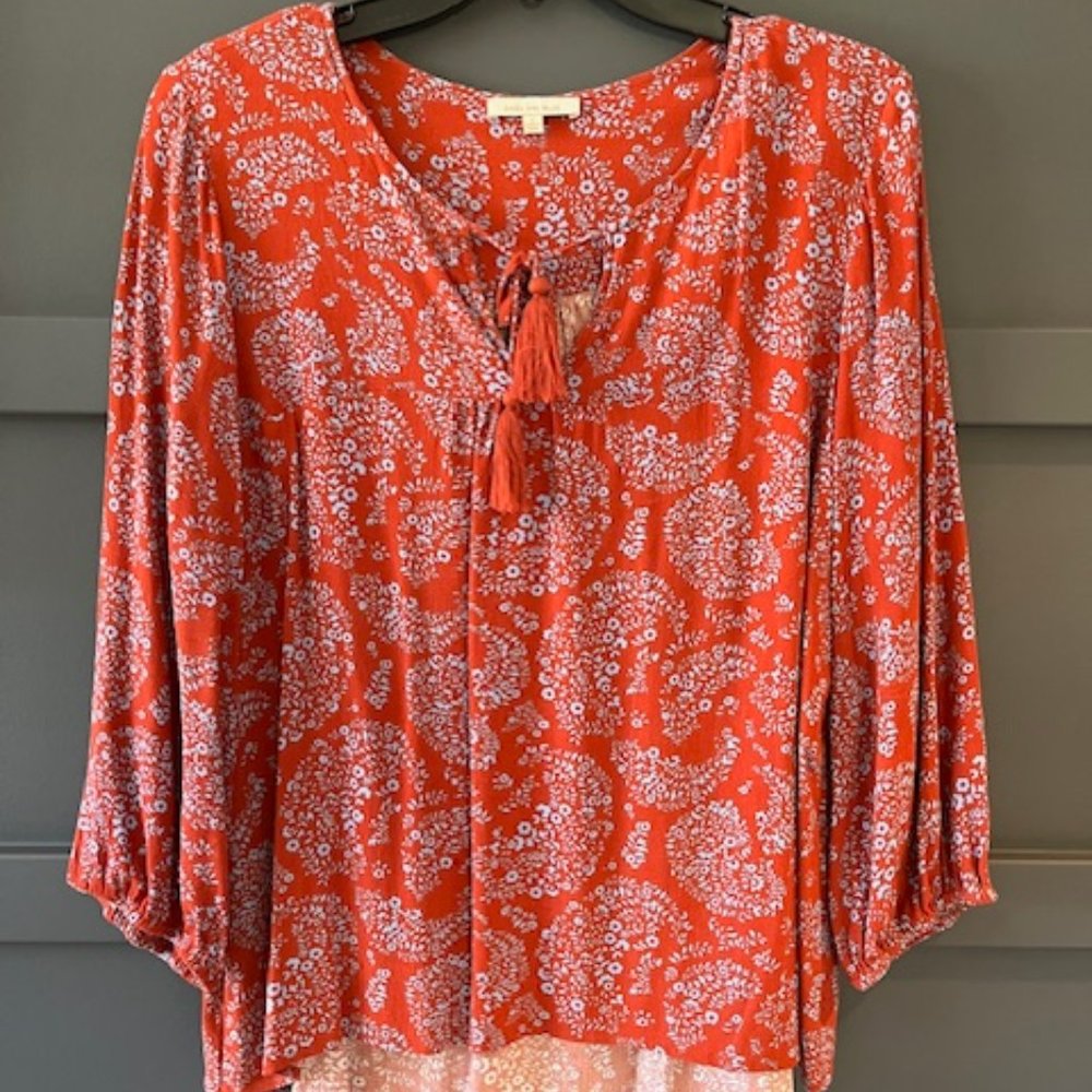 SKIES ARE BLUE - Padenia Tassel Detail Split Neck Top
